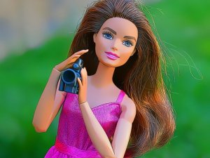 Brunette's Fashion Shots Jigsaw Puzzle Game